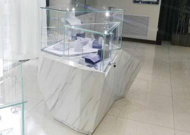 Holz Schmuck Showroom Kasten Mode Diamant Form Mit LED-Beleuchtung