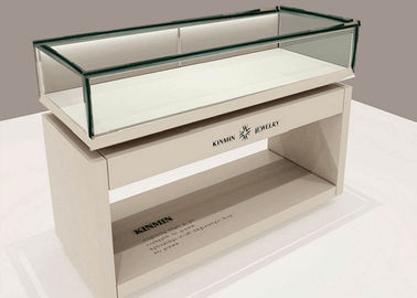 OEM Matte Weiß Holzglas Anzeige Plinth / Einzelhandelsgeschäft Anzeige