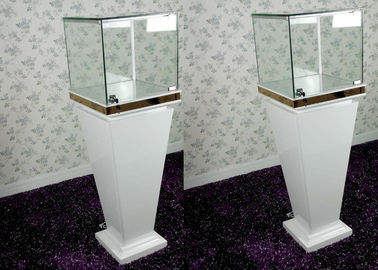 Moderne Holzglas-Weiß-Ausstellungsschränke, Schließbare Schmuckschränke