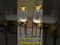 Die Schönheit der Textur und der Handwerkskunst kombinieren mit Schmuck